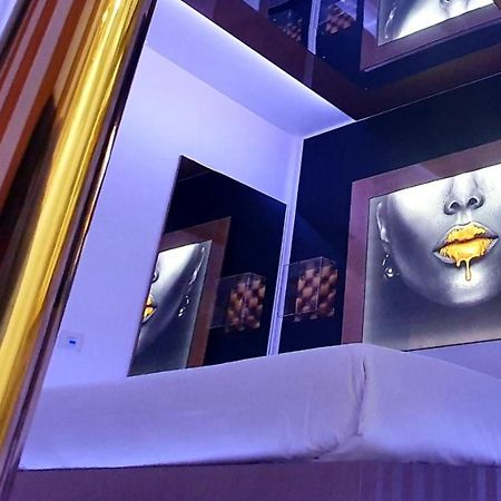 C Rooms - Love Motel Monza Cinisello Balsamo Luaran gambar