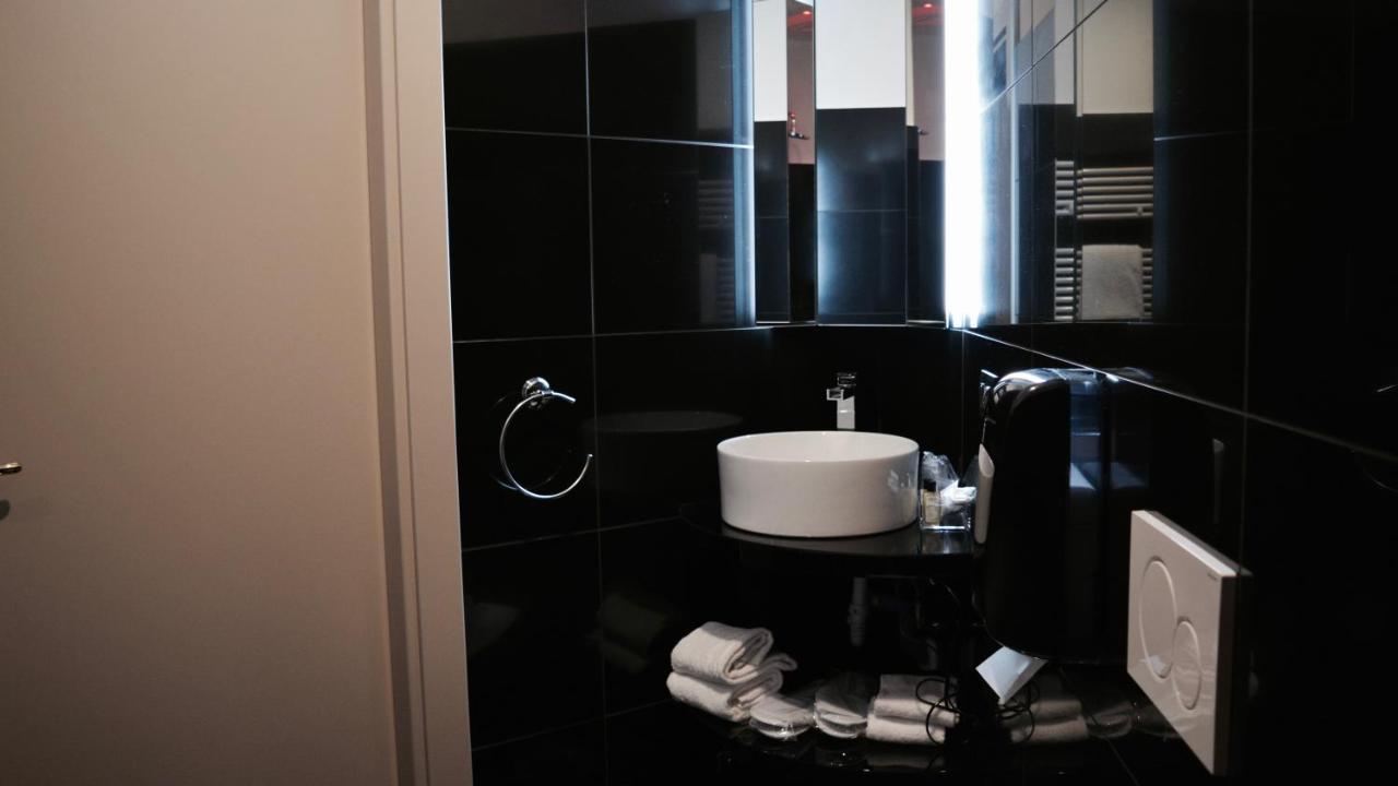 C Rooms - Love Motel Monza Cinisello Balsamo Luaran gambar