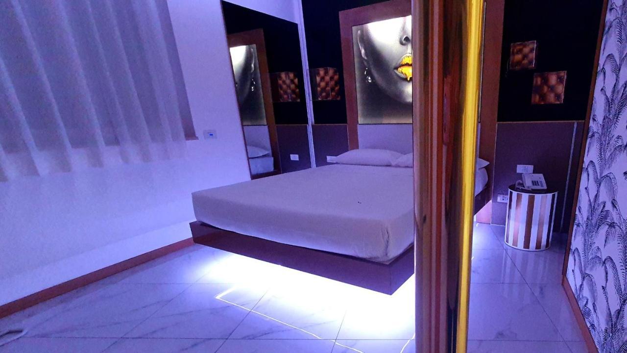 C Rooms - Love Motel Monza Cinisello Balsamo Luaran gambar