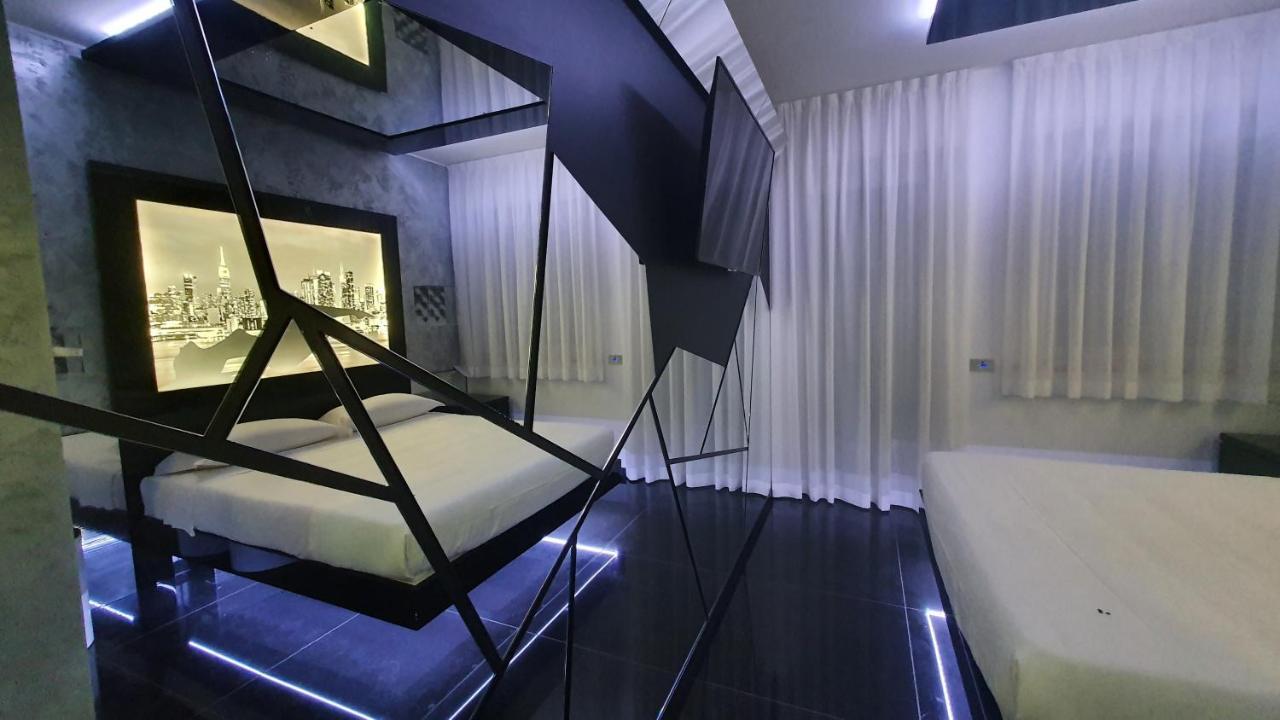 C Rooms - Love Motel Monza Cinisello Balsamo Luaran gambar