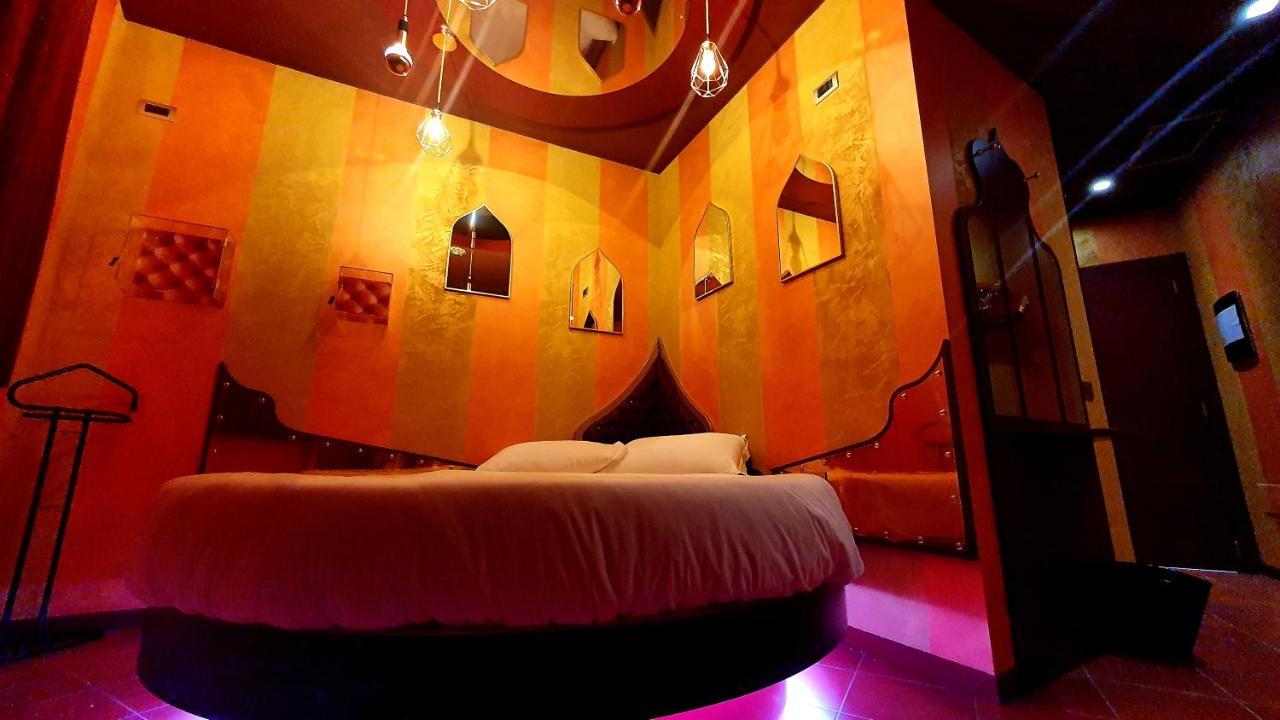 C Rooms - Love Motel Monza Cinisello Balsamo Luaran gambar